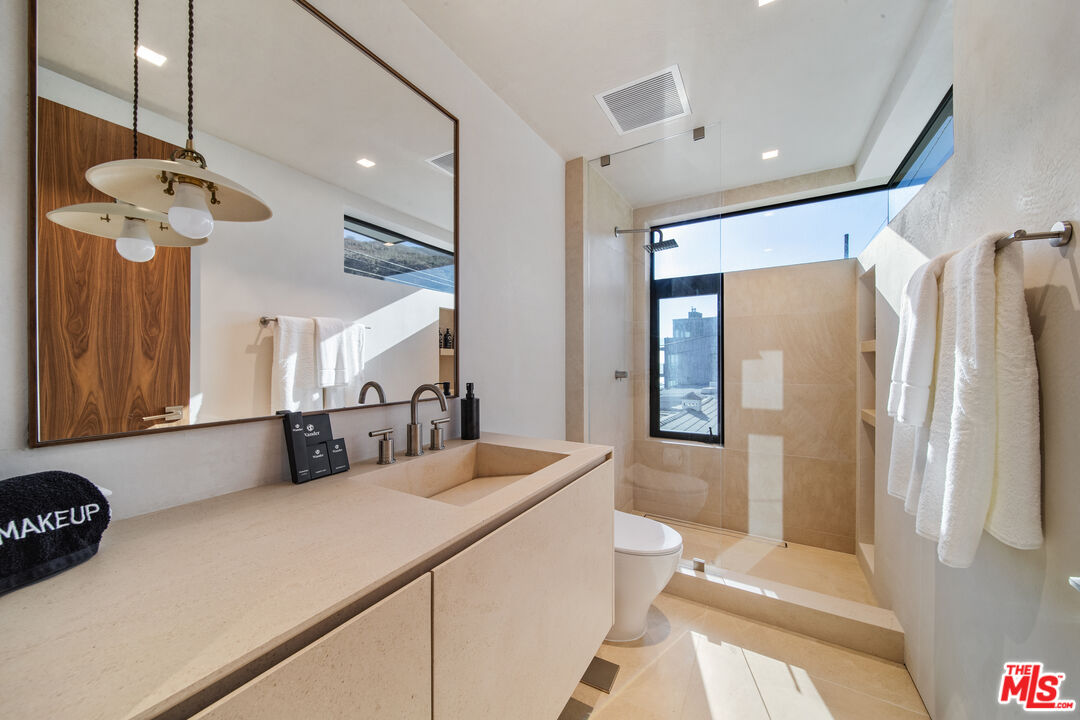 18954 Pacific Coast Hwy