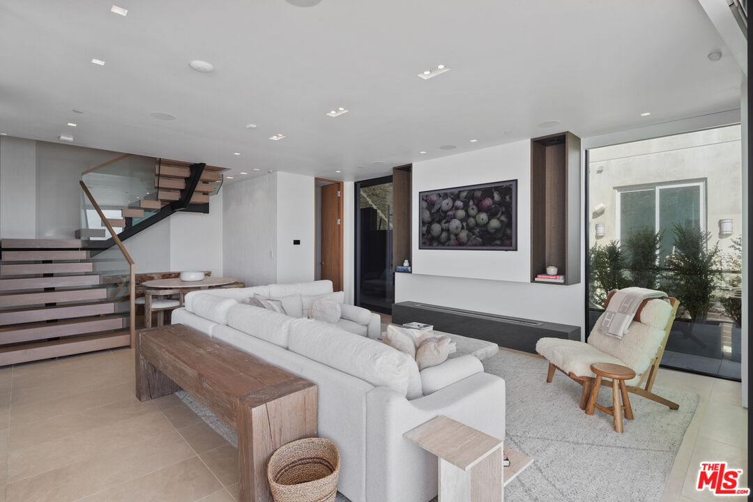 18954 Pacific Coast Hwy