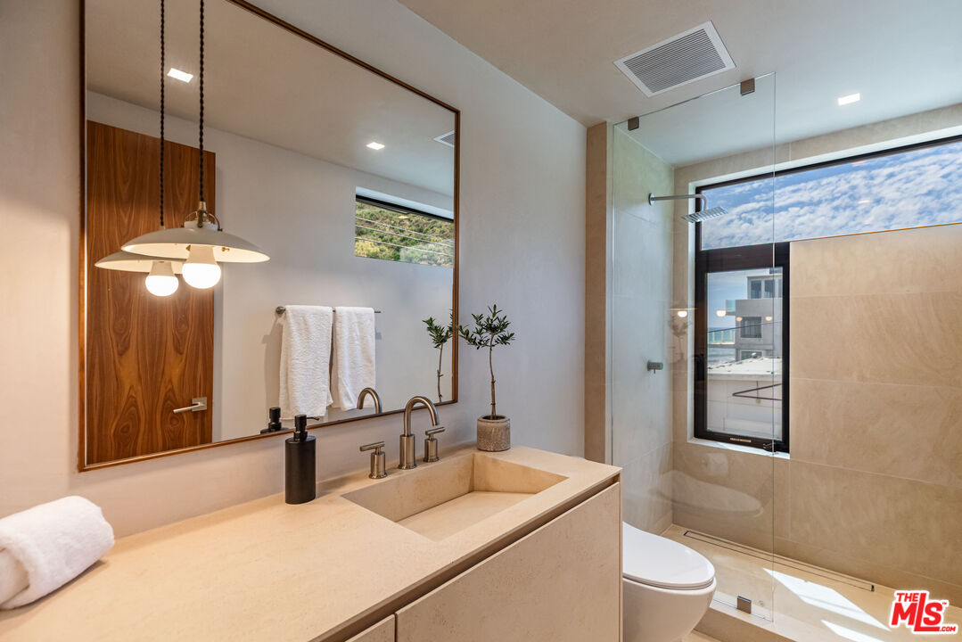 18954 Pacific Coast Hwy