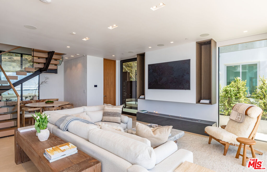 18954 Pacific Coast Hwy