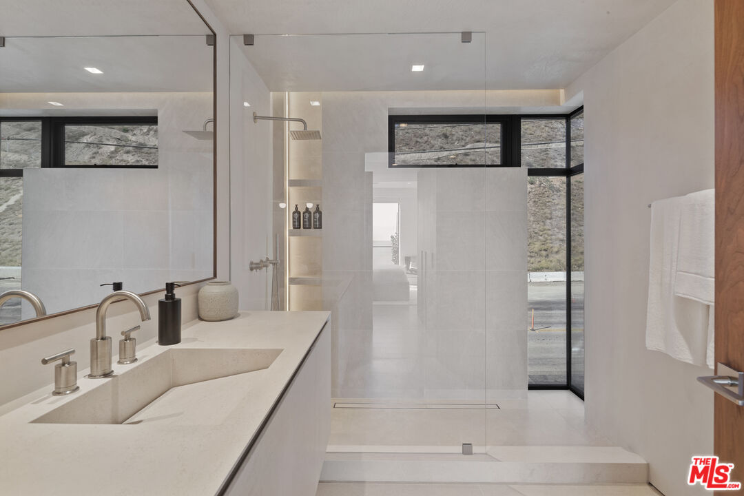 18954 Pacific Coast Hwy