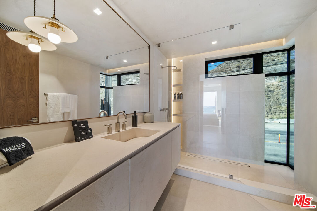 18954 Pacific Coast Hwy