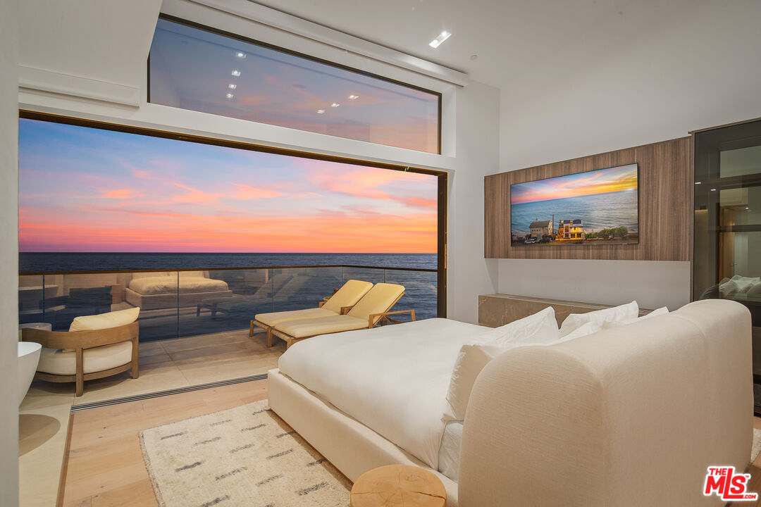 18954 Pacific Coast Hwy