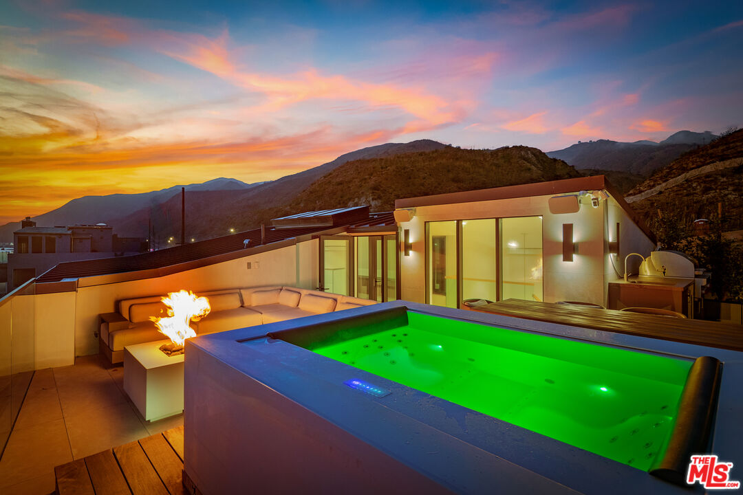 18954 Pacific Coast Hwy