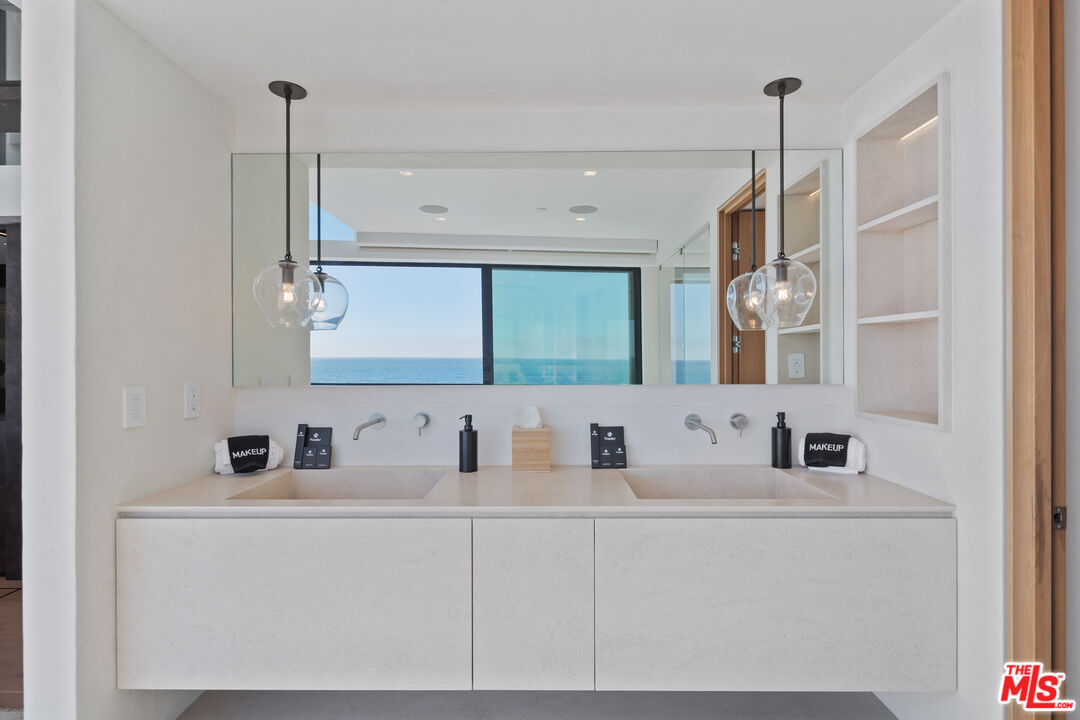 18954 Pacific Coast Hwy