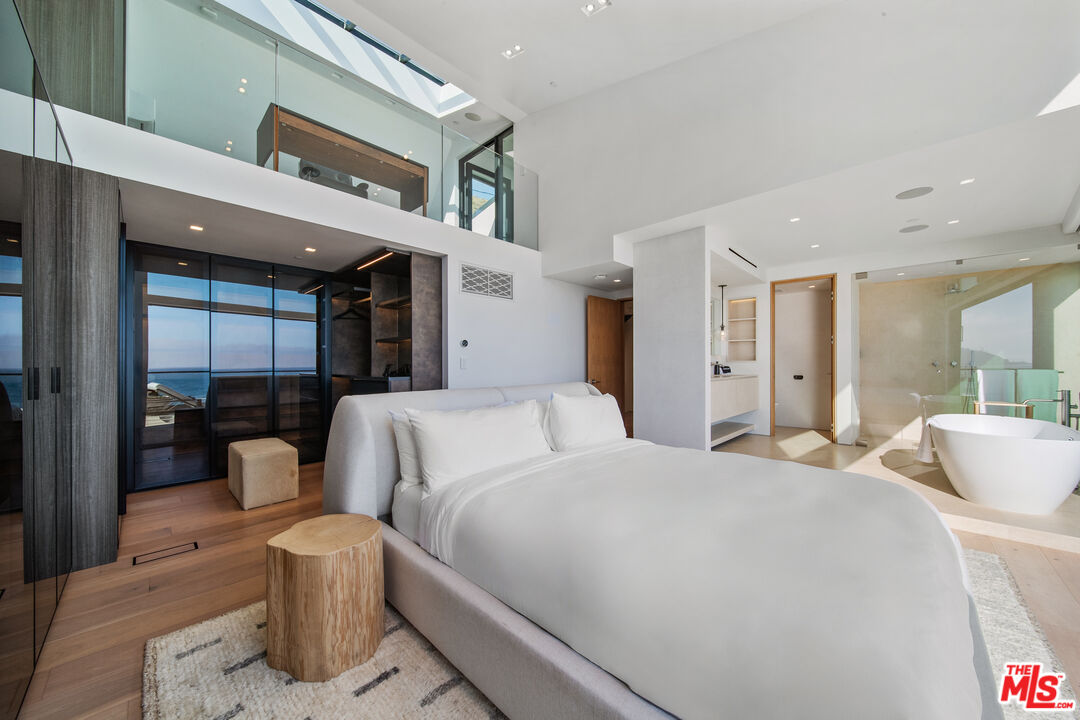 18954 Pacific Coast Hwy