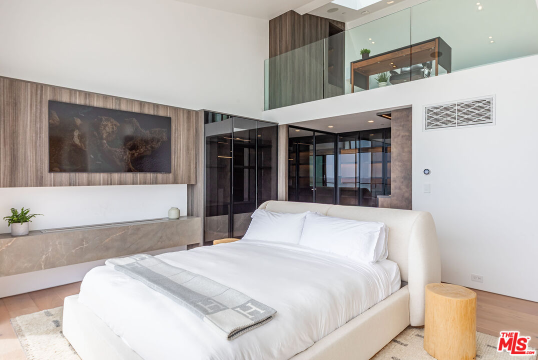 18954 Pacific Coast Hwy