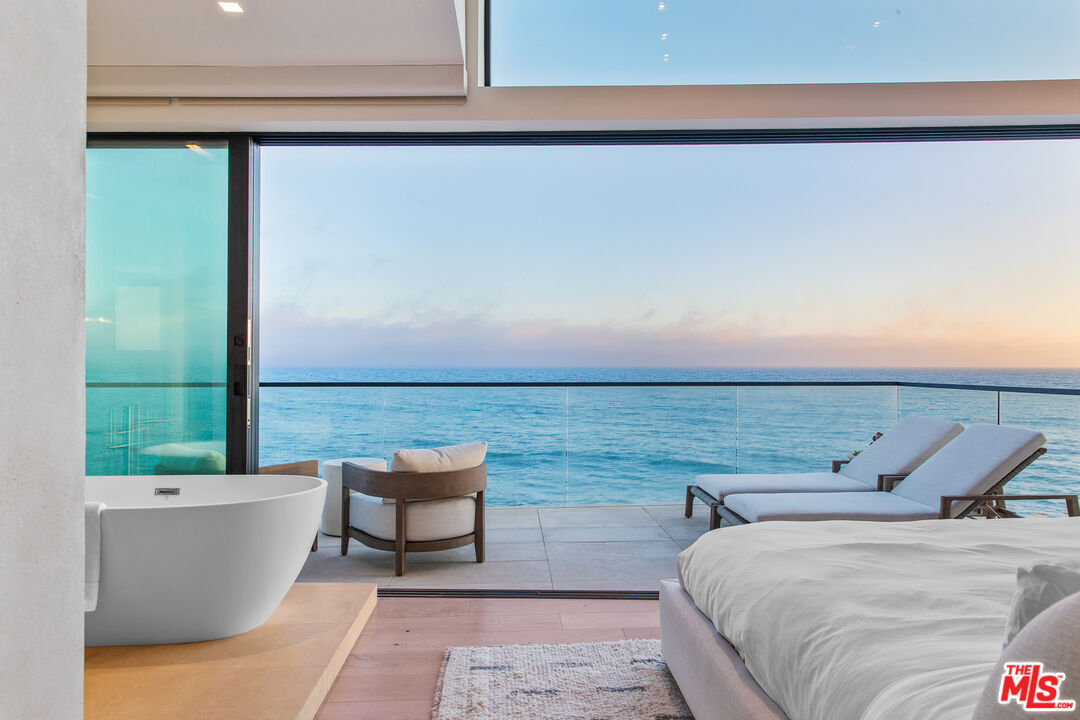 18954 Pacific Coast Hwy