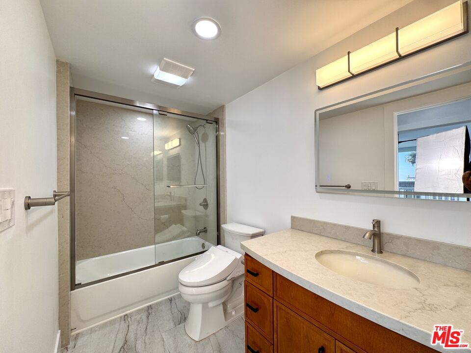 11916 Whalers Ln