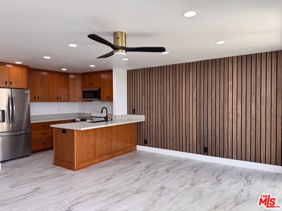 11916 Whalers Ln
