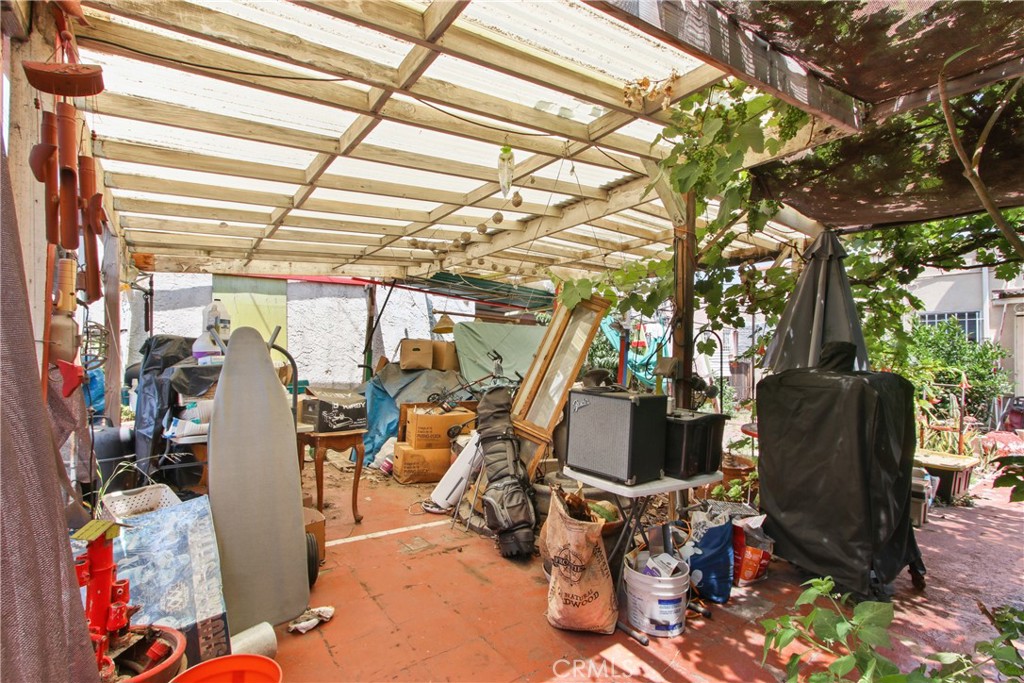2048 W 68th Street