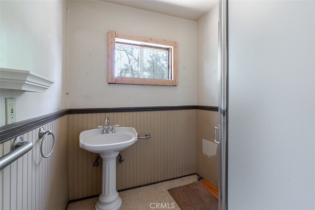 734 Saint John Avenue