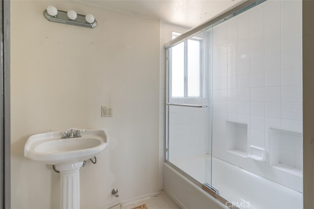 734 Saint John Avenue