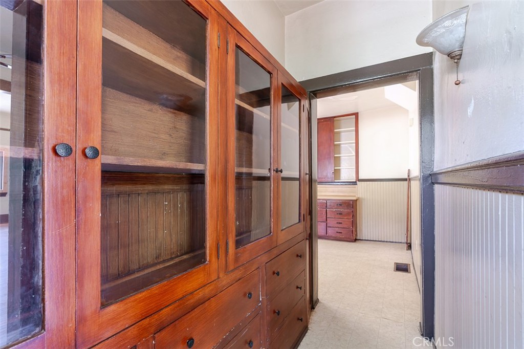 734 Saint John Avenue