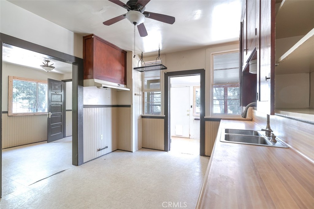 734 Saint John Avenue