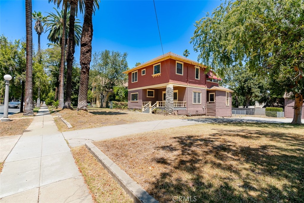 734 Saint John Avenue