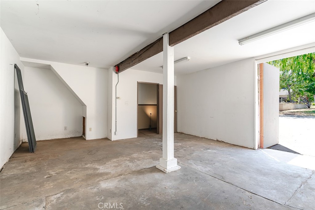 734 Saint John Avenue