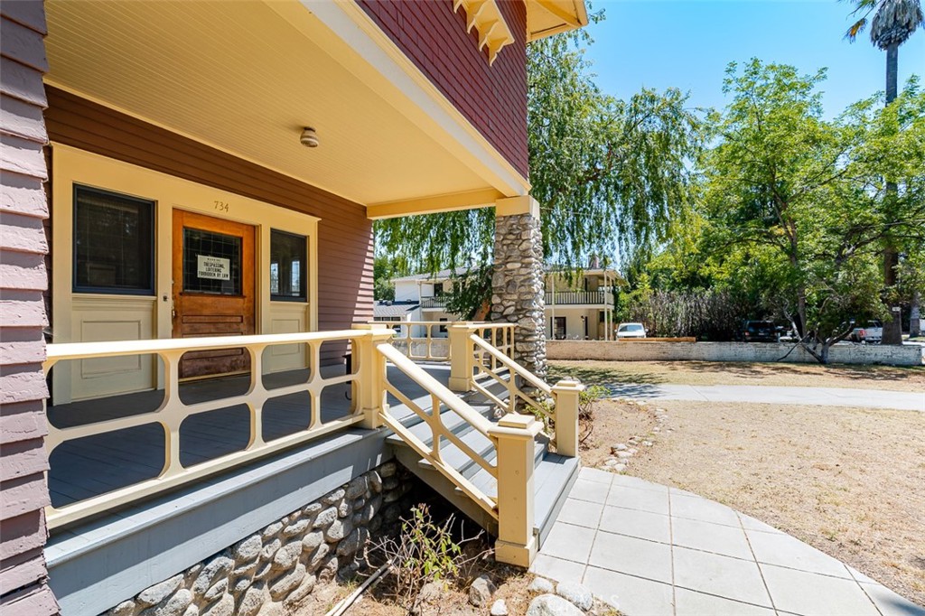 734 Saint John Avenue