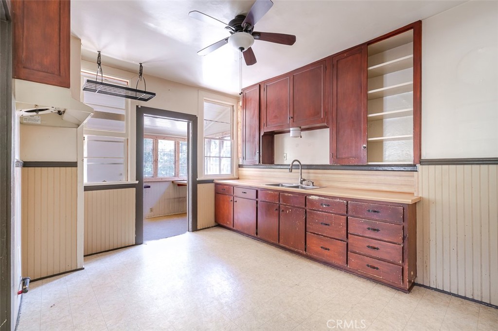 734 Saint John Avenue