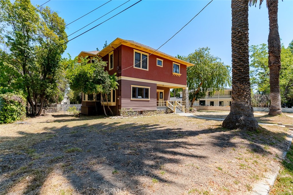 734 Saint John Avenue