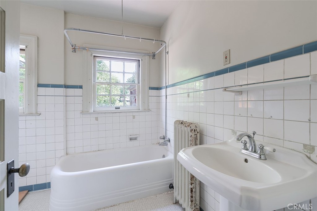 696 Saint John Avenue