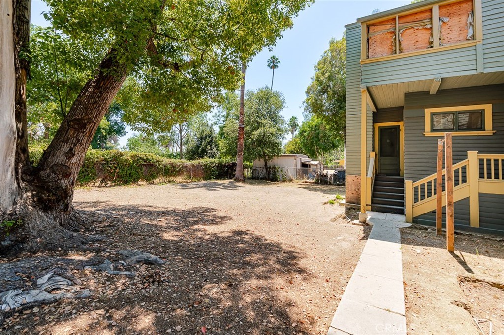 696 Saint John Avenue