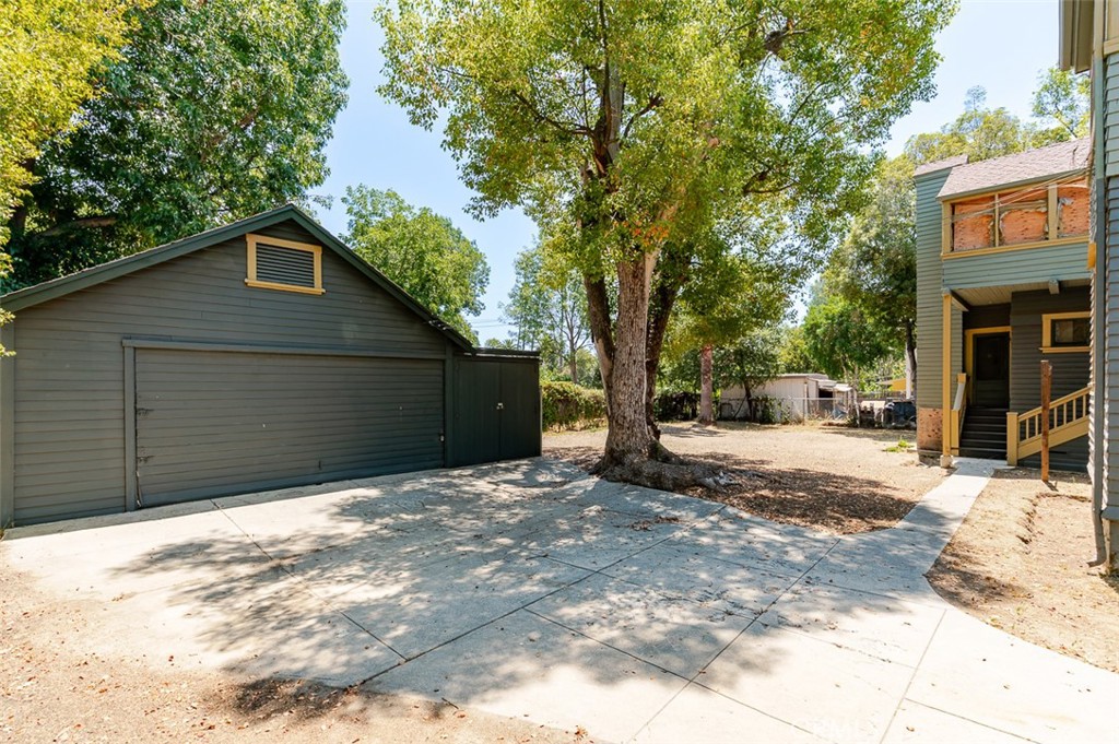 696 Saint John Avenue