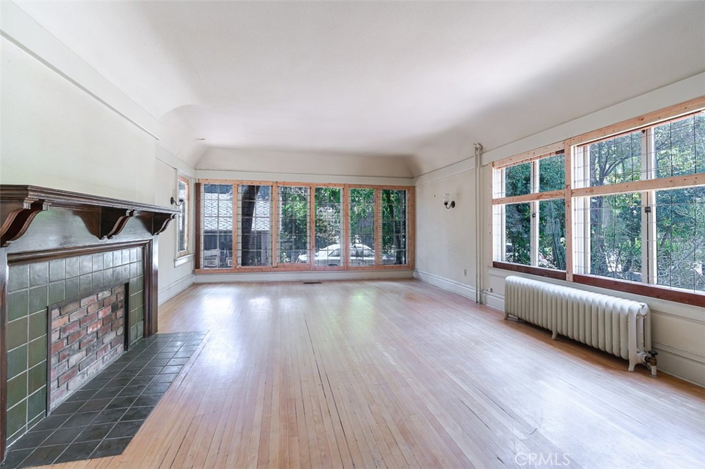 696 Saint John Avenue