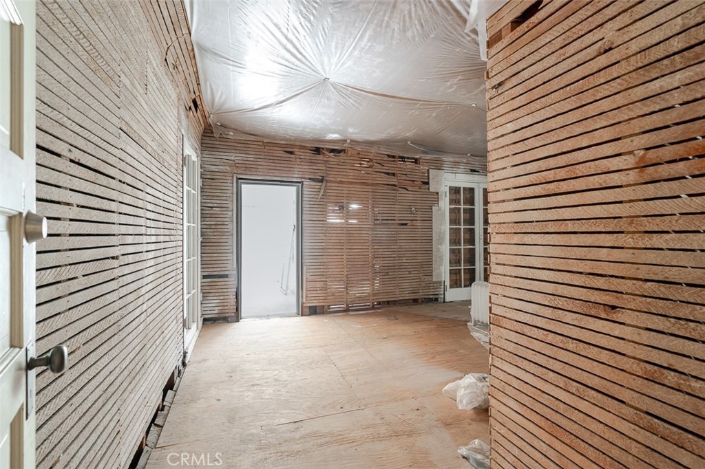 696 Saint John Avenue