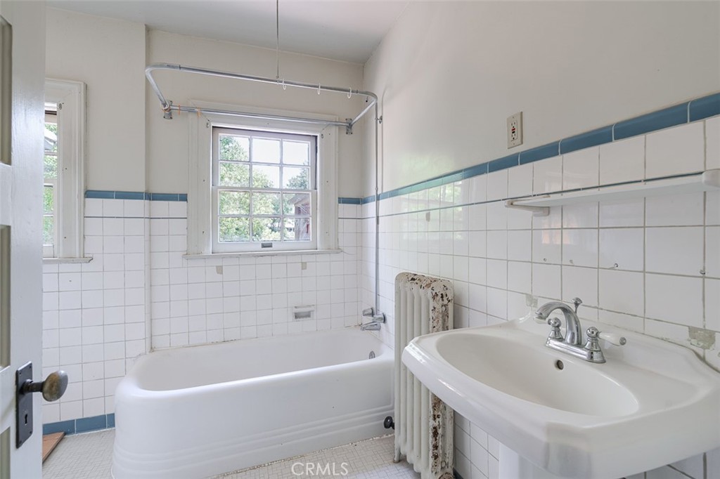 696 Saint John Avenue