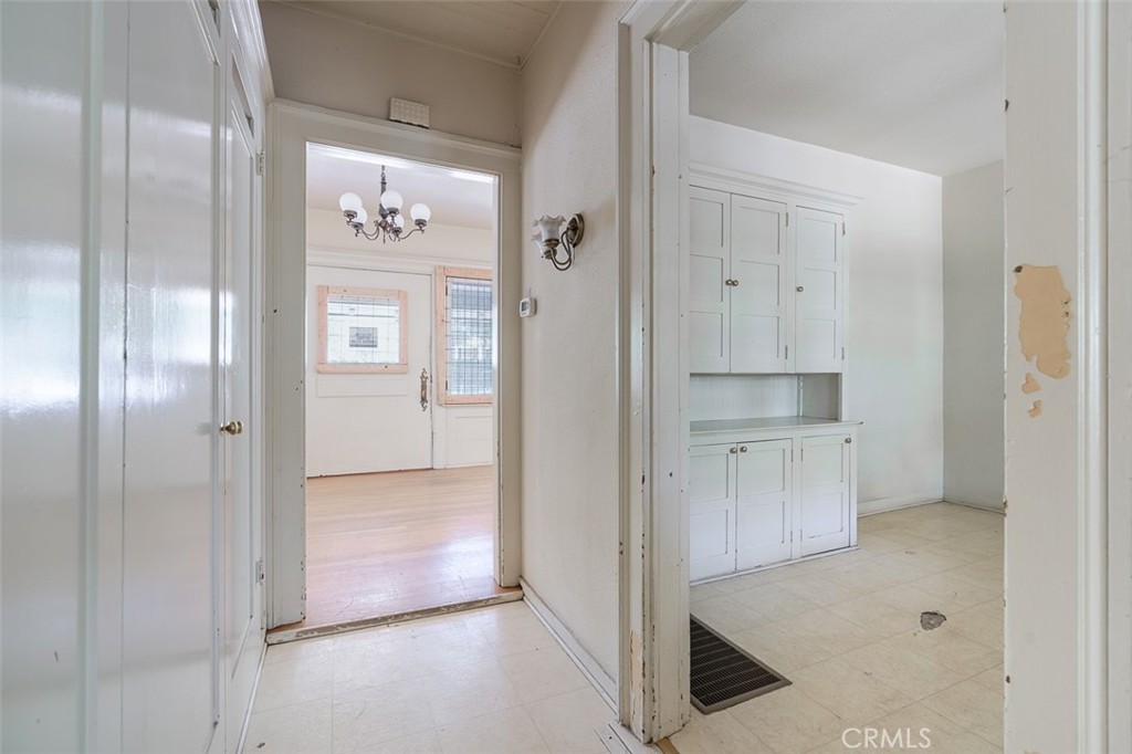 696 Saint John Avenue