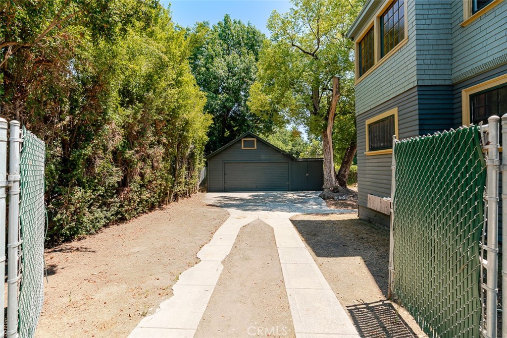 696 Saint John Avenue