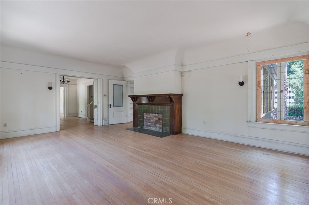 696 Saint John Avenue