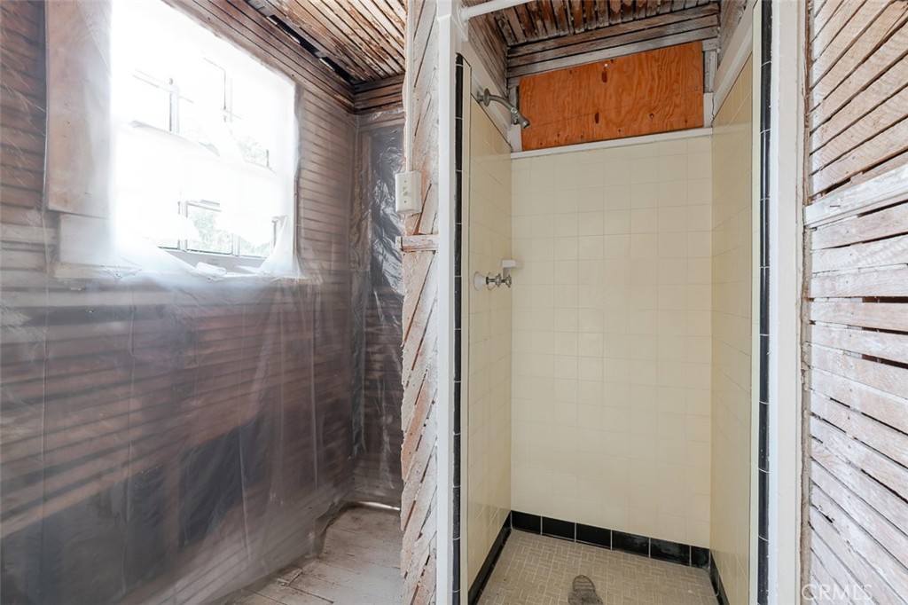 696 Saint John Avenue