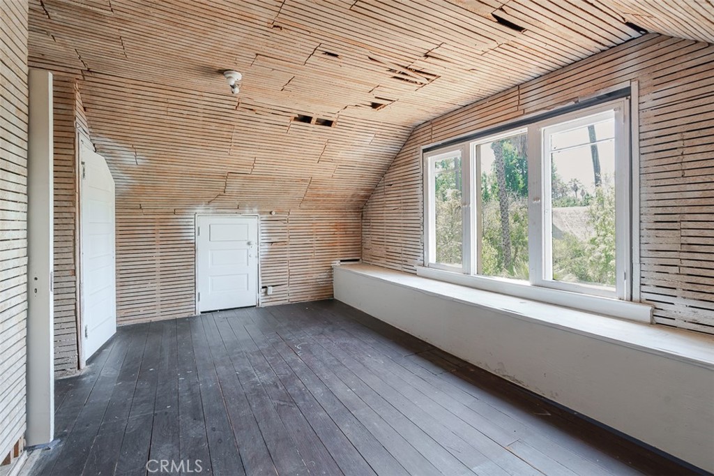 696 Saint John Avenue