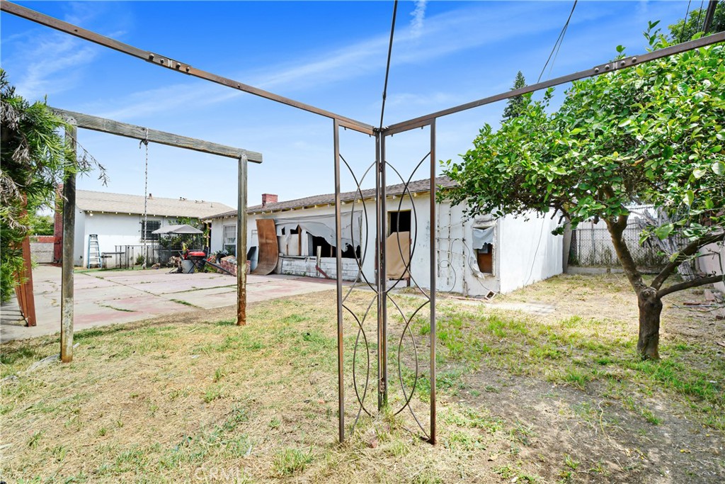 1122 W 124th Street