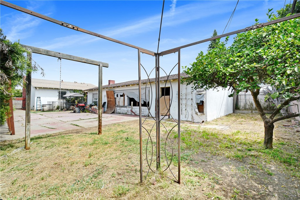 1122 W 124th Street