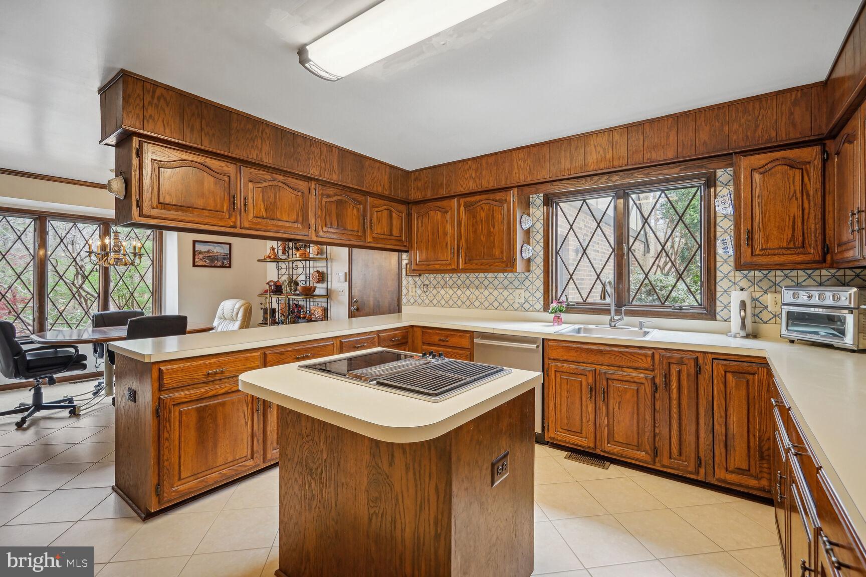 11307 Lilting Ln