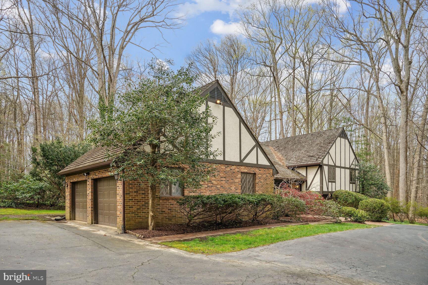 11307 Lilting Ln