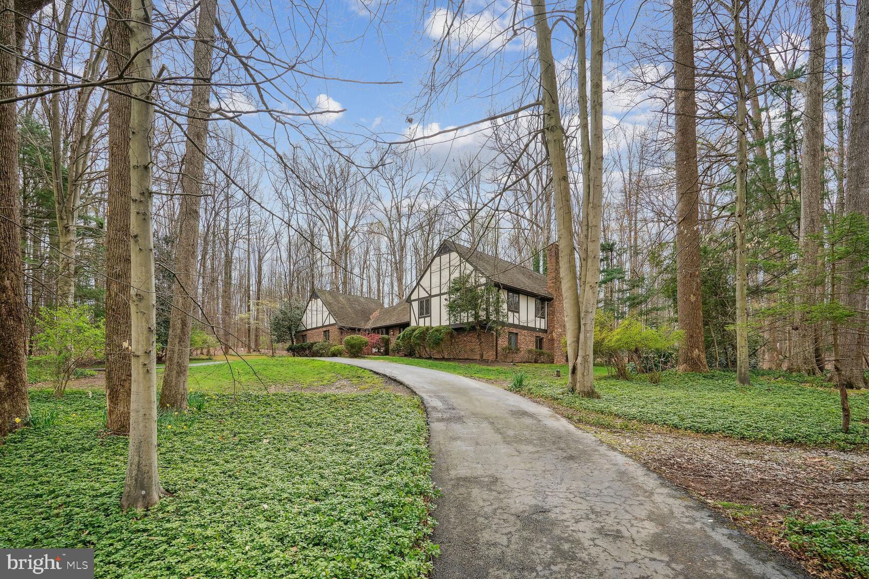 11307 Lilting Ln
