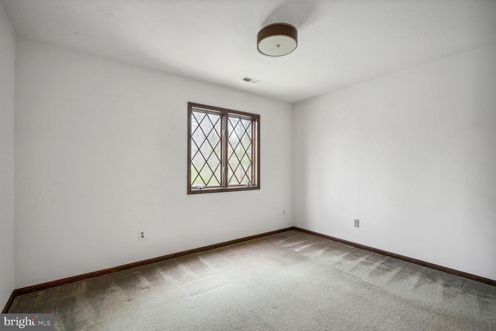 11307 Lilting Ln