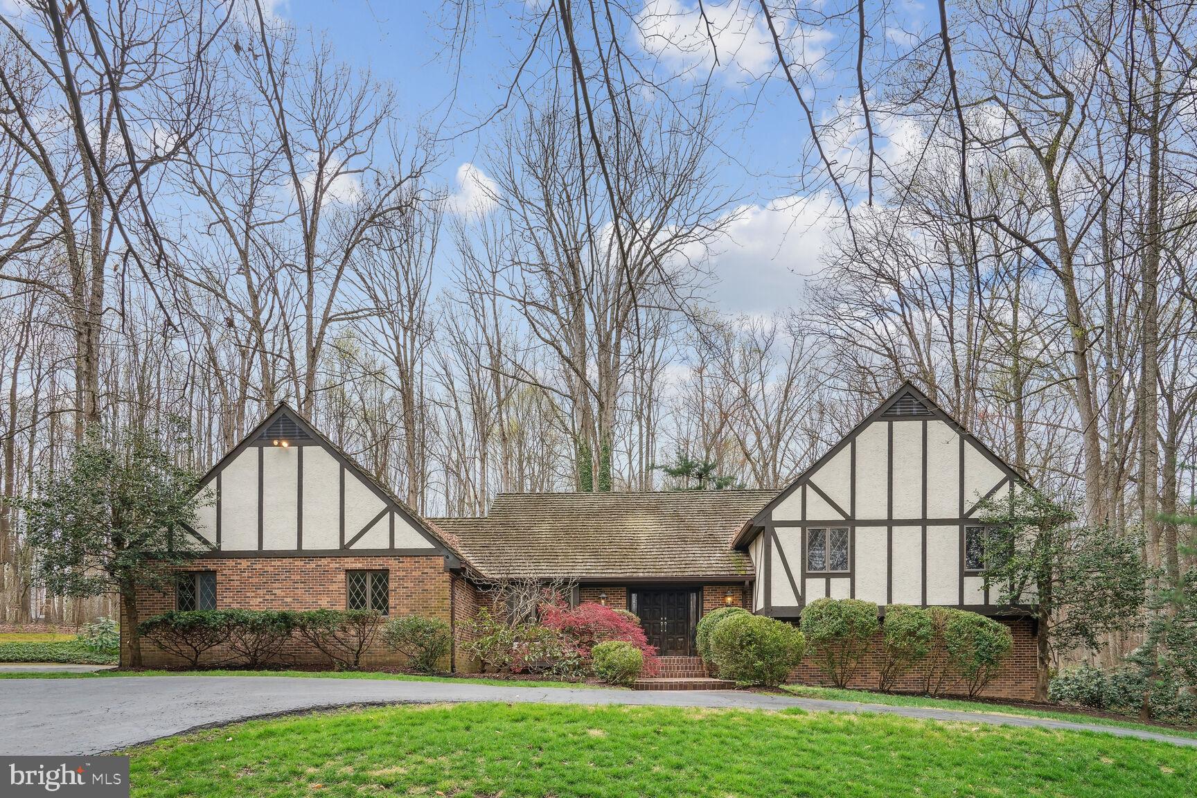 11307 Lilting Ln