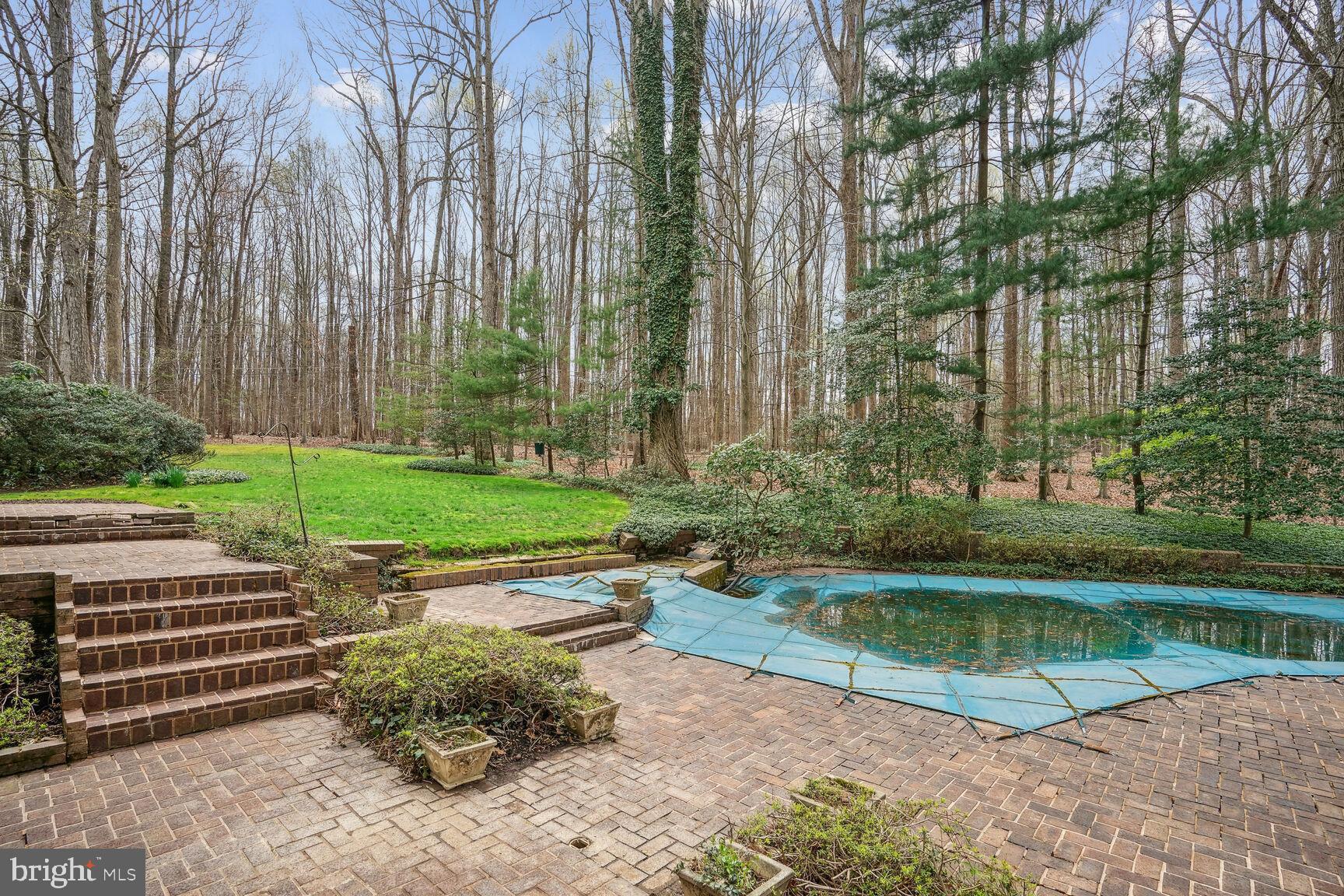 11307 Lilting Ln