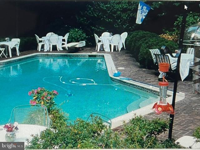 11307 Lilting Ln