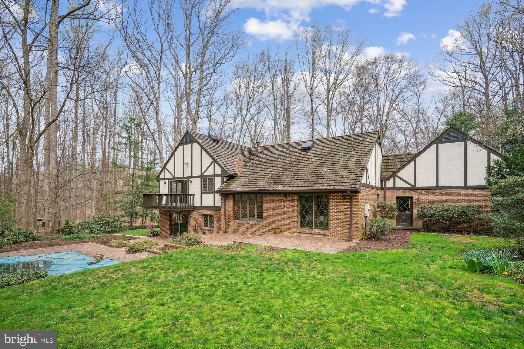 11307 Lilting Ln