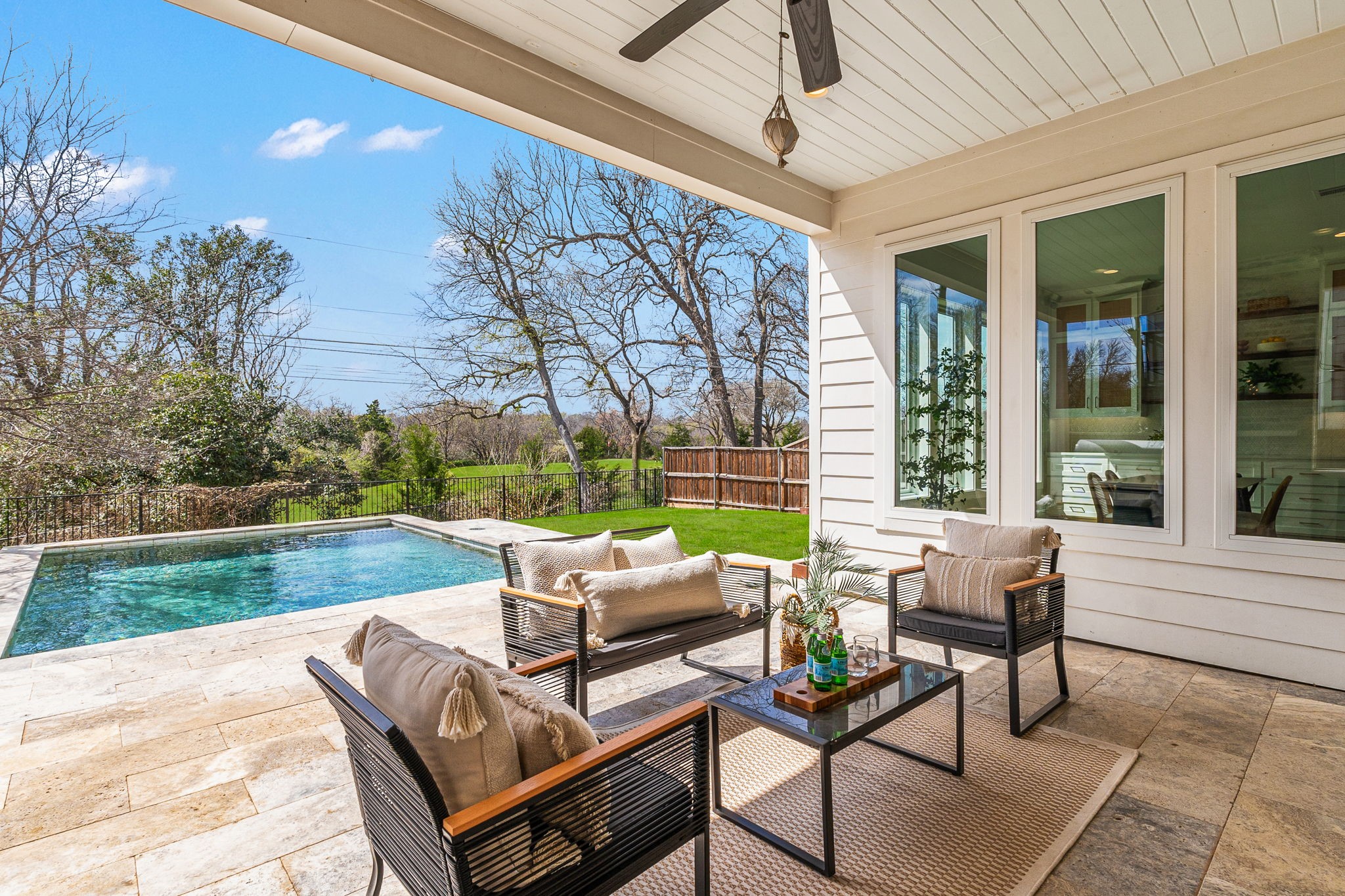 6946 La Vista Drive