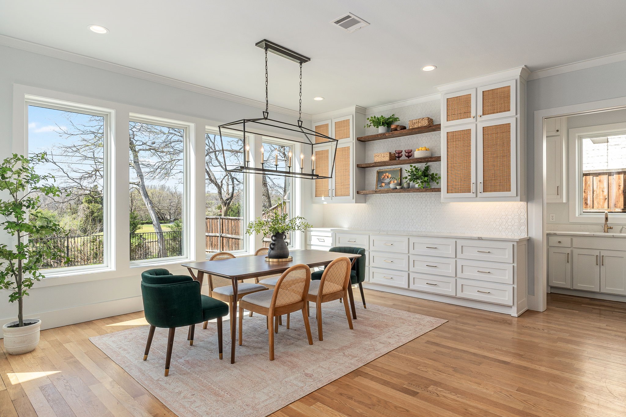 6946 La Vista Drive