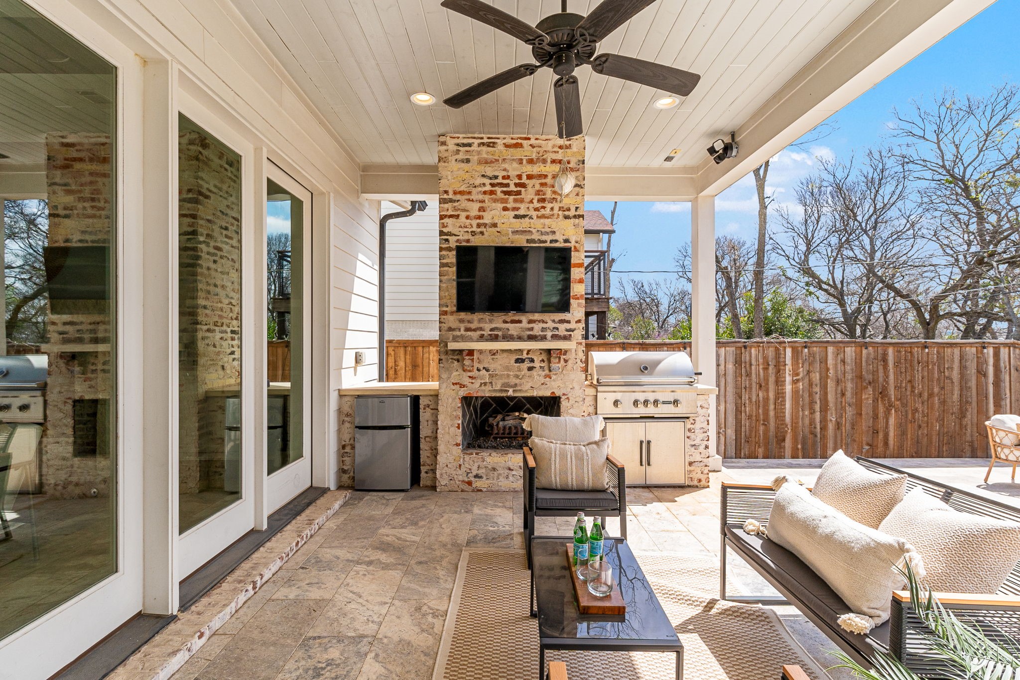 6946 La Vista Drive