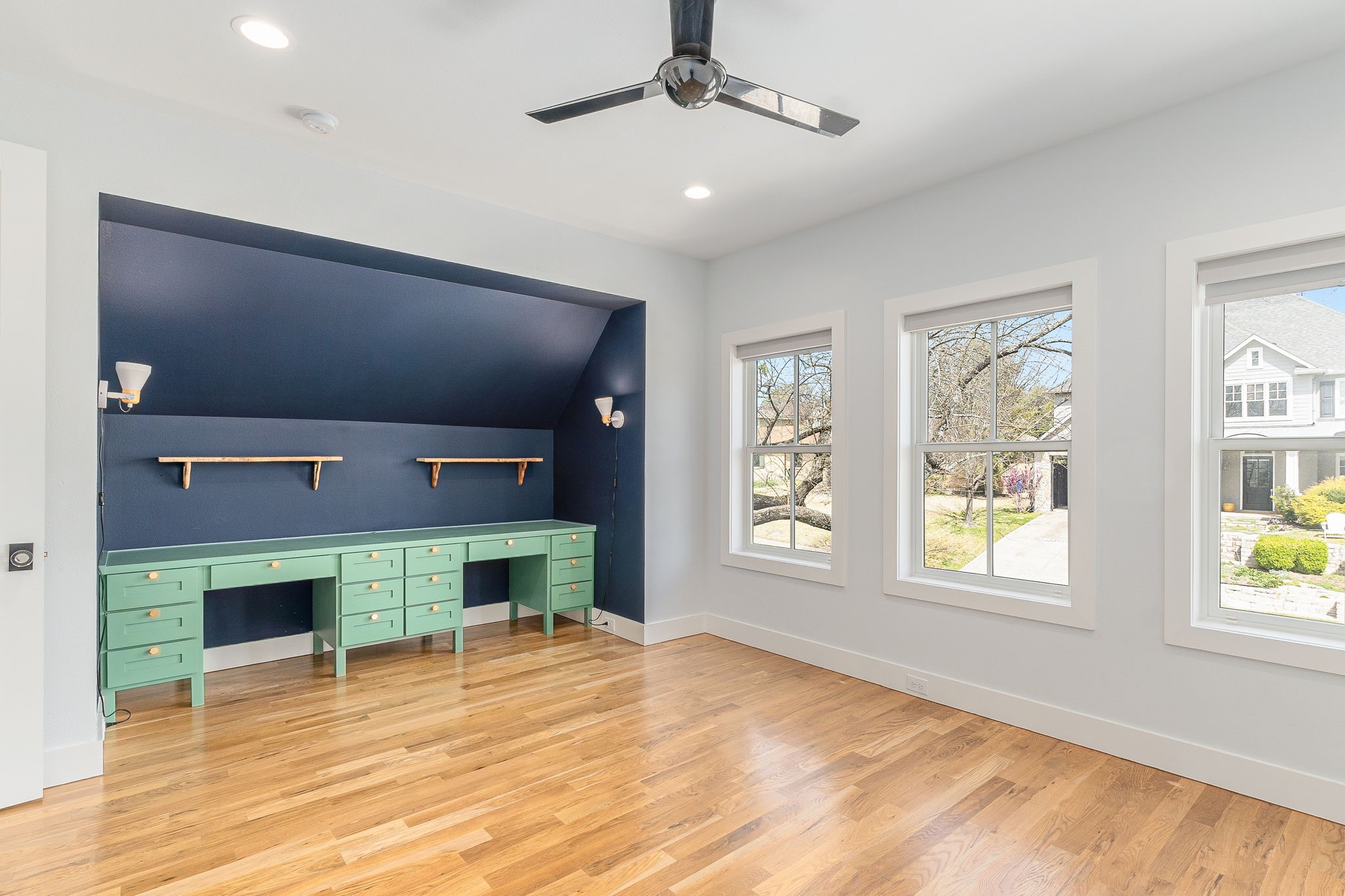 6946 La Vista Drive