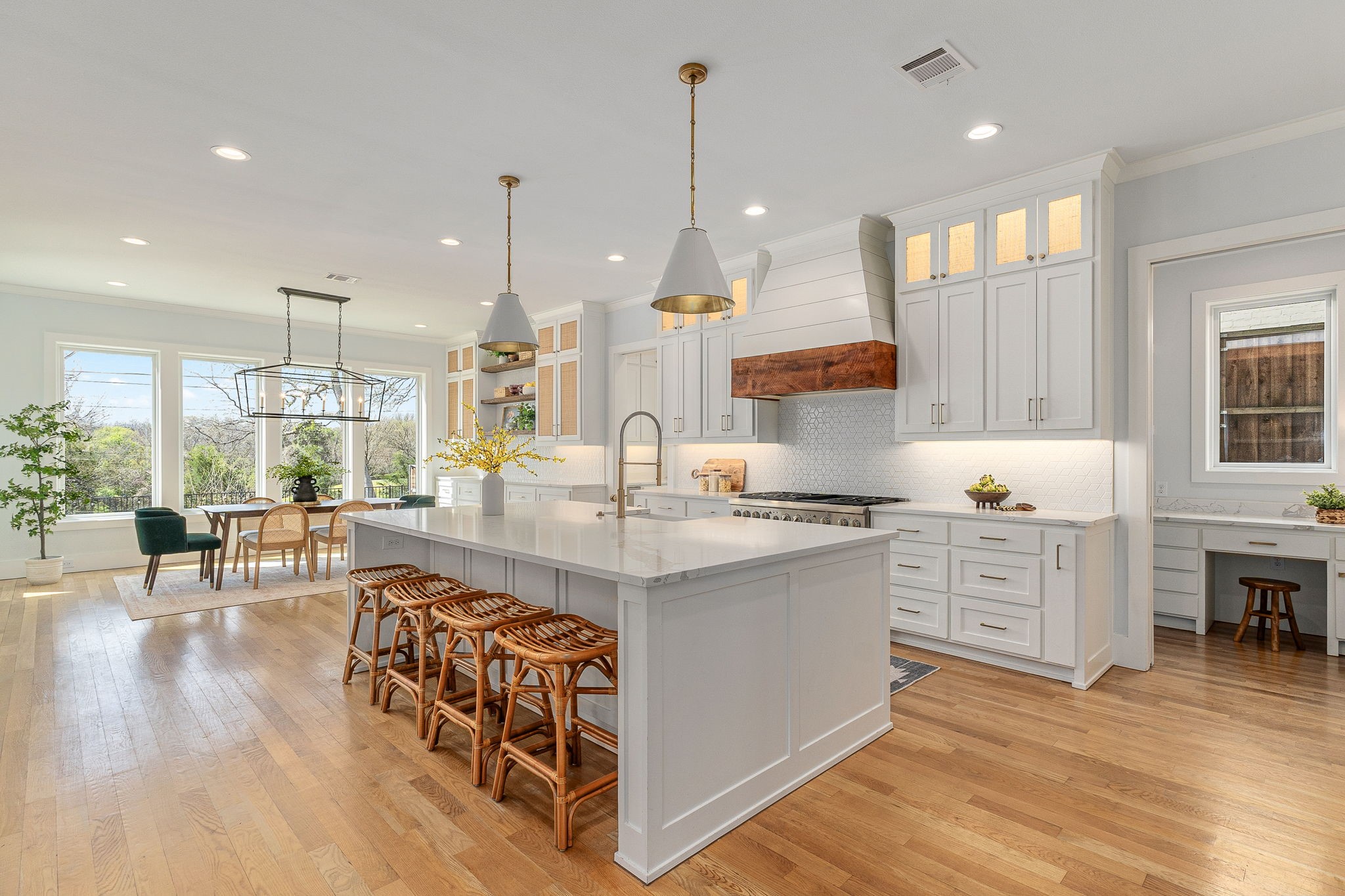 6946 La Vista Drive